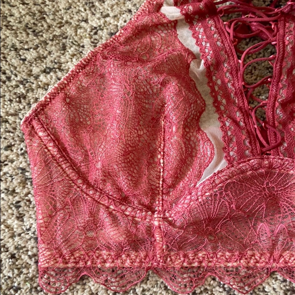 SALE ⬇️$30 NEW VS Unlined Pink High Neck Bralette - Picture 3 of 8